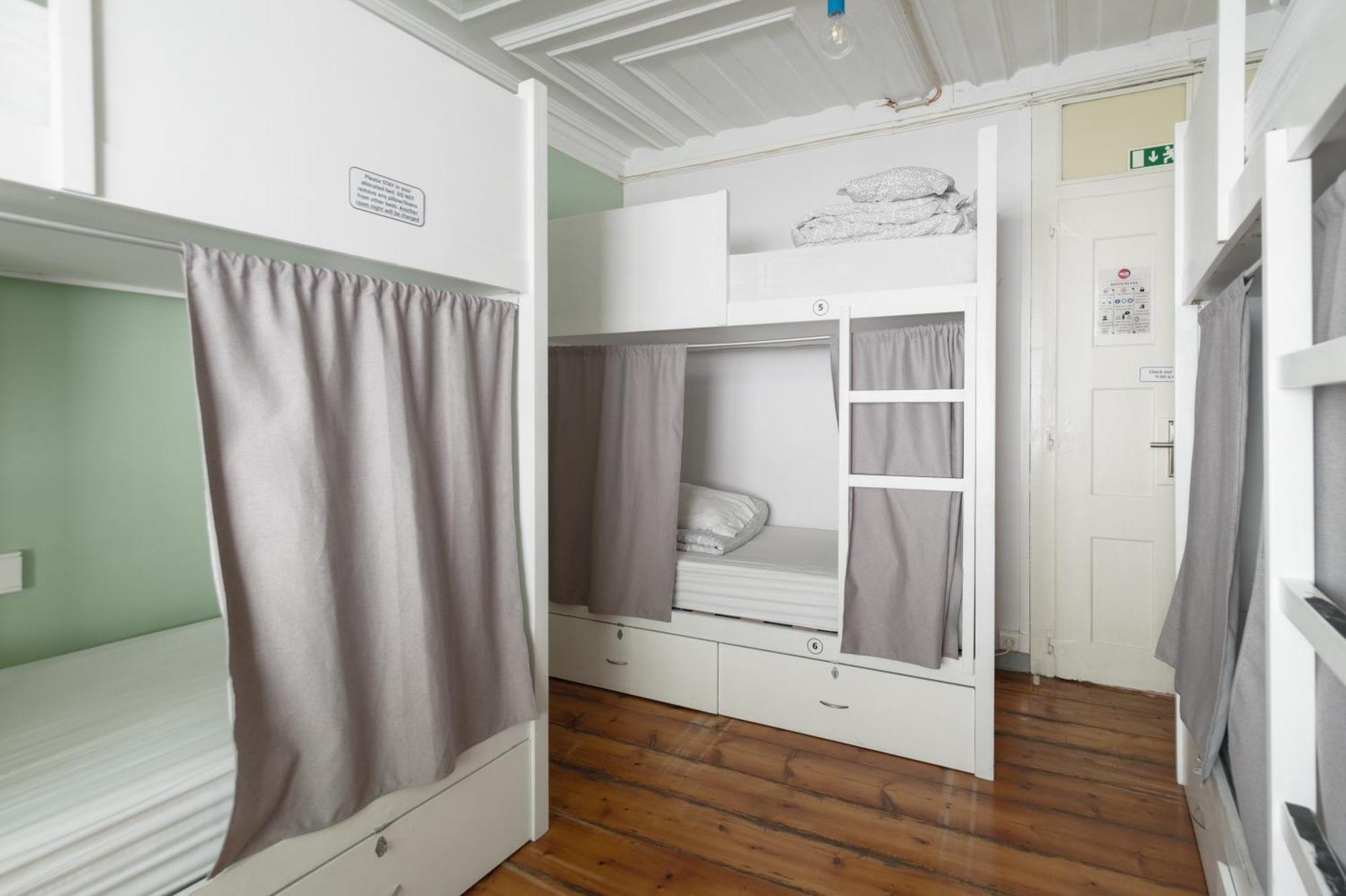 Bett im gemischten 6-Bett-Schlafsaal